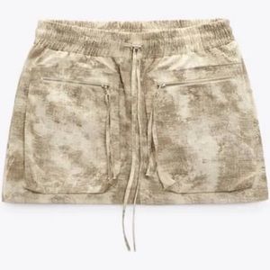 Zara printed mini cargo skirt